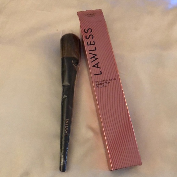 Lawless Summer Skin Bronzer Brush Vegan & Cruelty Free Full Size NIB - Picture 12 of 13